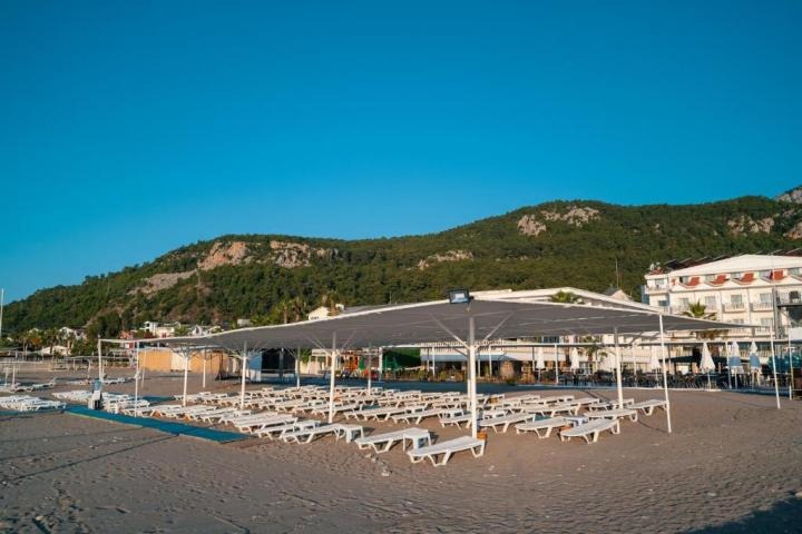 La Perla Hotel