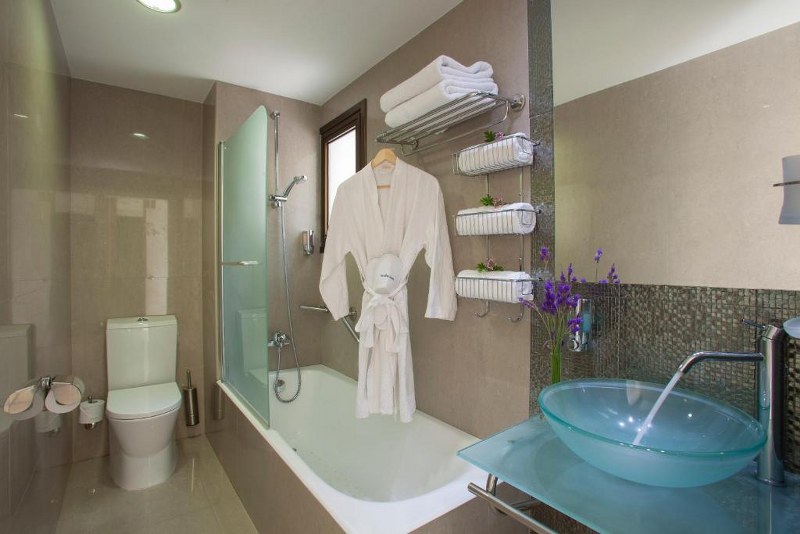 Hotel The King Jason