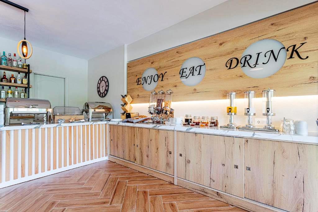 Hotel Aloni ( studiji i apartmani )