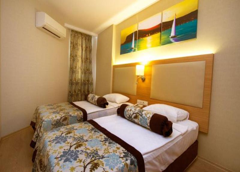 Blue Wave Suite Hotel