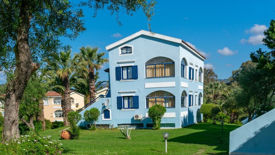 Govino Bay 