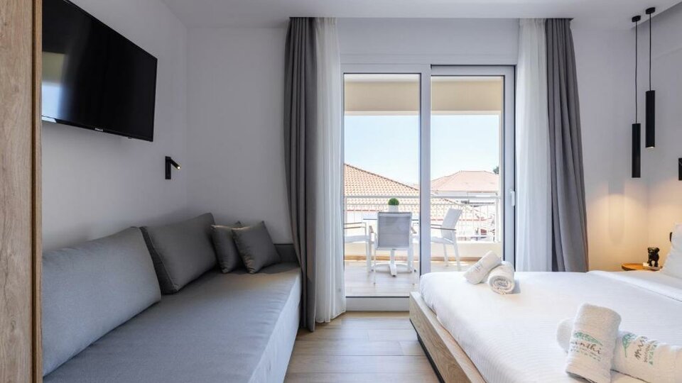 Kentro Luxury Suites