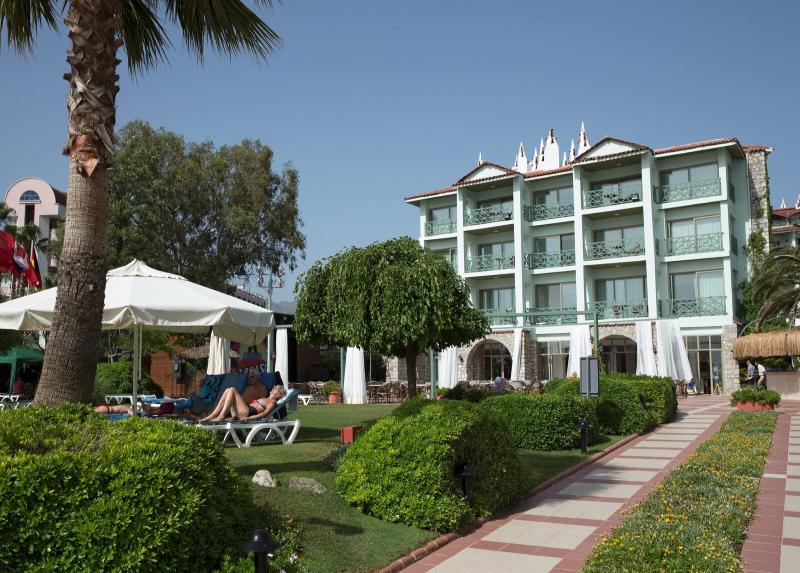 Marti La Perla Hotel