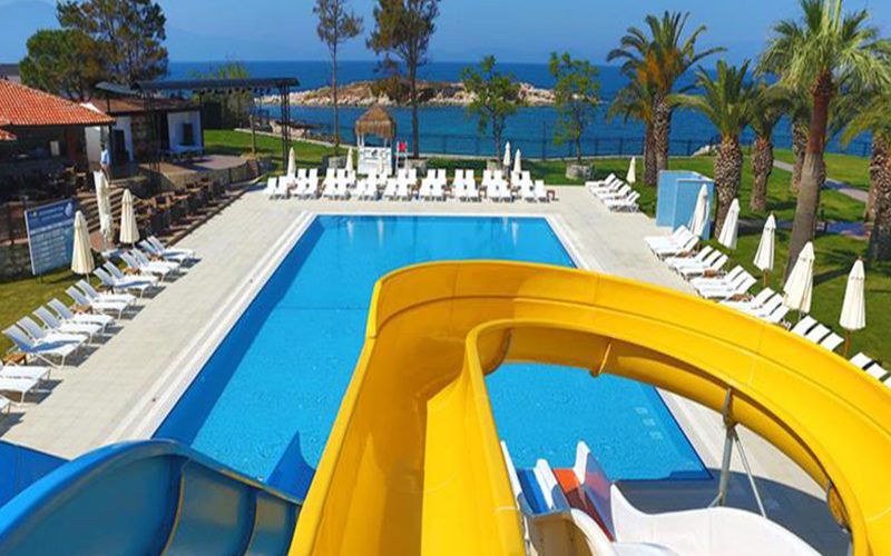 Le Bleu Hotel & Resort