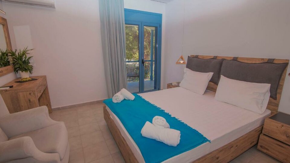 Akrotiri Resort