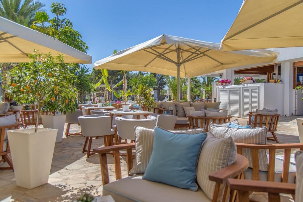 Crystal Springs Beach Hotel
