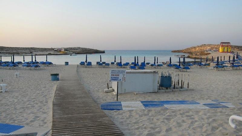 Hotel Anonymous Beach