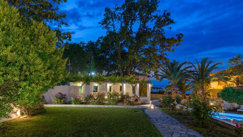 Aeolos Hotel & Villas 