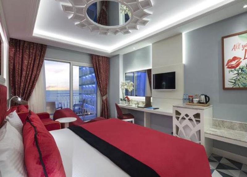 Granada Luxury Beach Hotel
