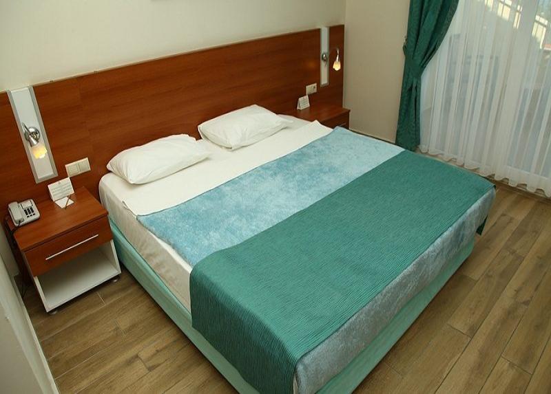 Queens Park Le Jardin Hotel