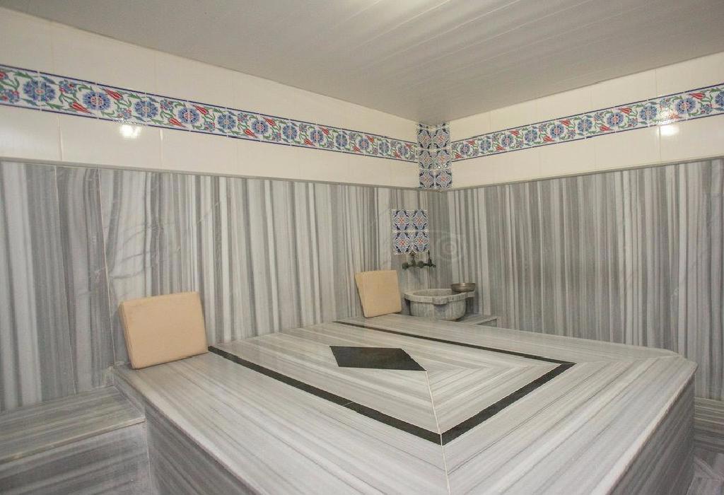 Monte Carlo Hotel