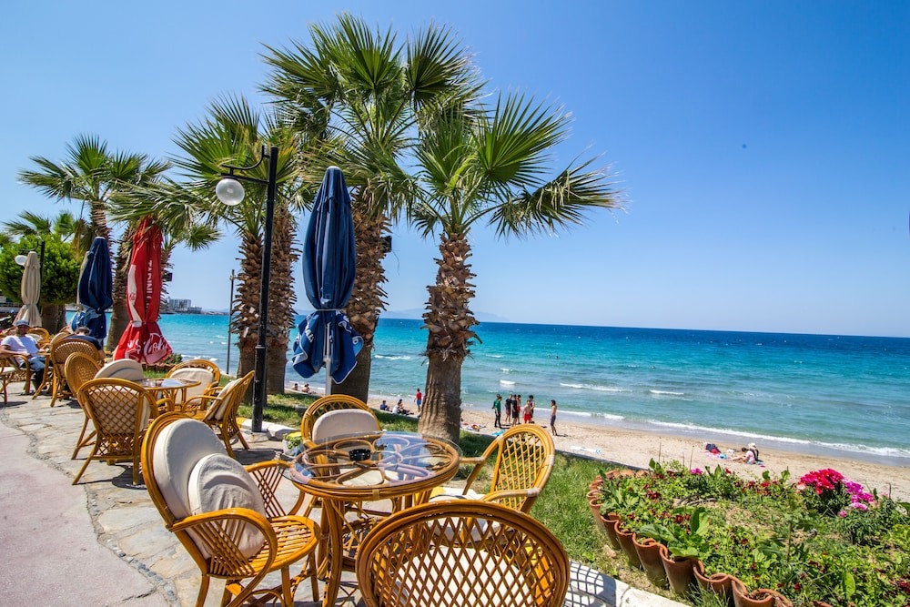 Sunday Beach Hotel