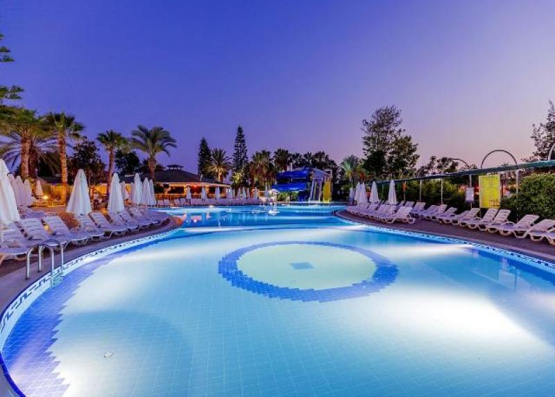 Holiday Park Resort Hotel