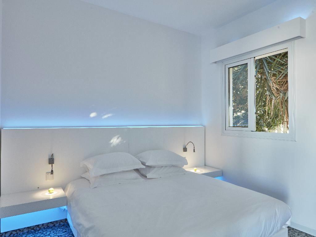 Hotel So White Club Resort