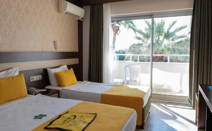 Hotel Lonicera World