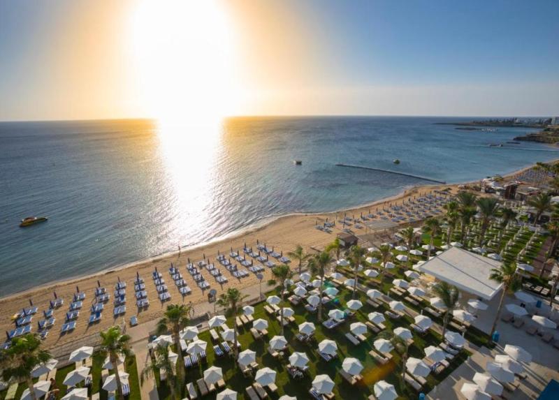 Constantinos The Great Beach Hotel