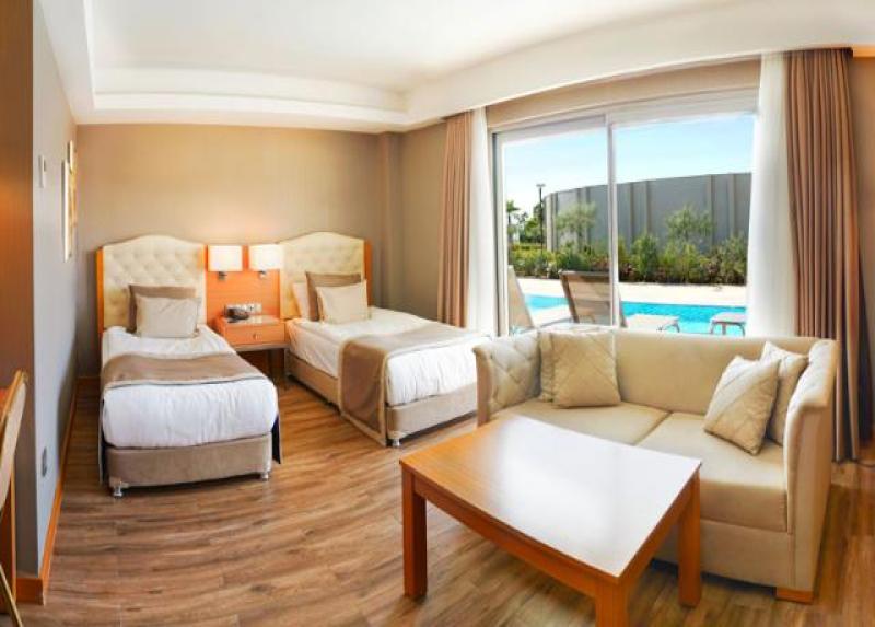 Aquasis De Luxe Resort & Spa Hotel