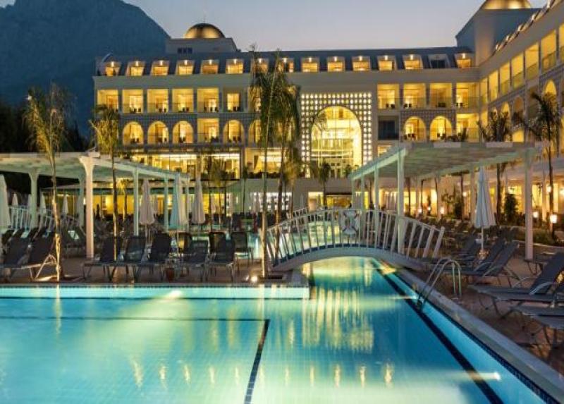 Karmir Resort Hotel