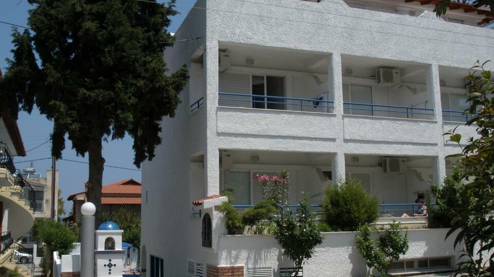 Golden Beach Hotel