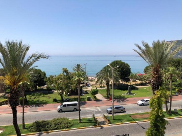 Arsi Enfi City Beach