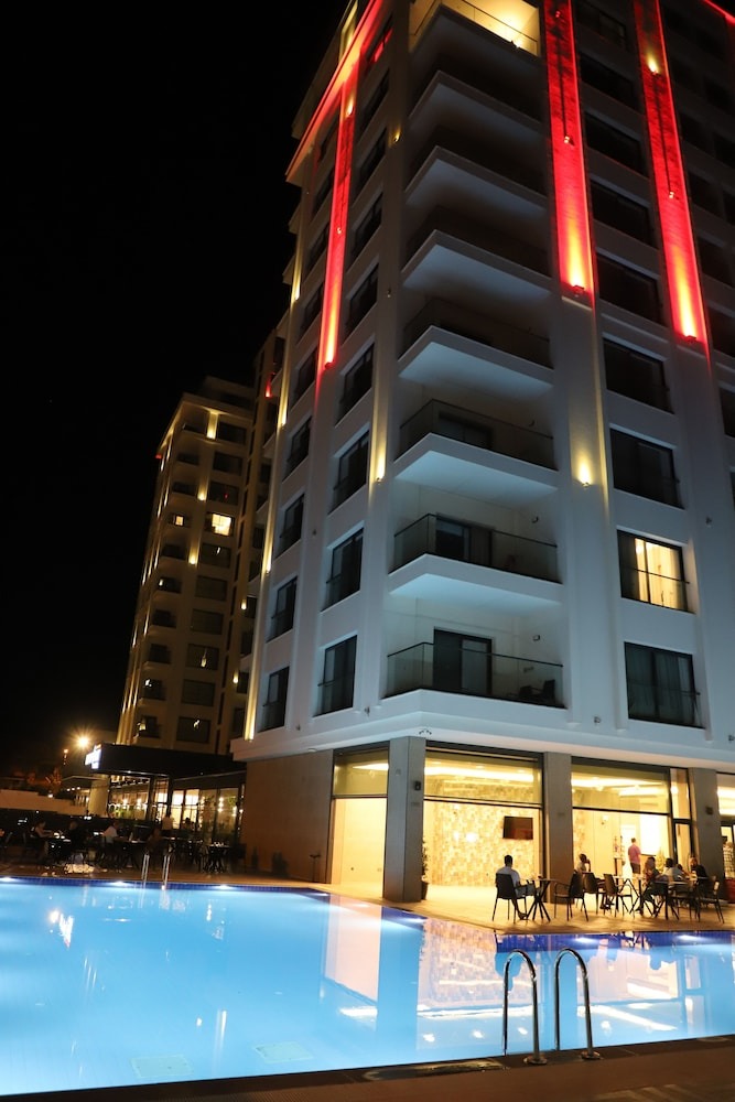 City Point Beach & Spa Hotel