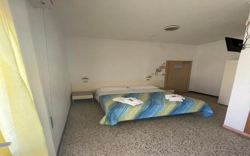 Hotel Moroni