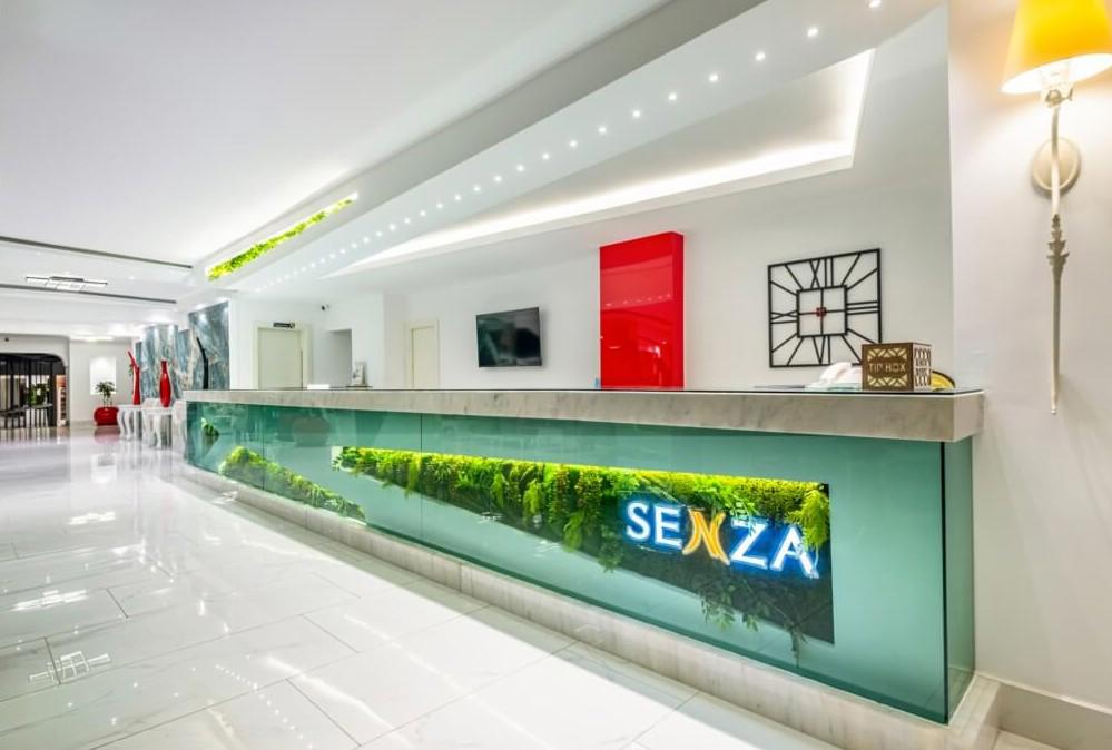 Senza Grand Santana Hotel
