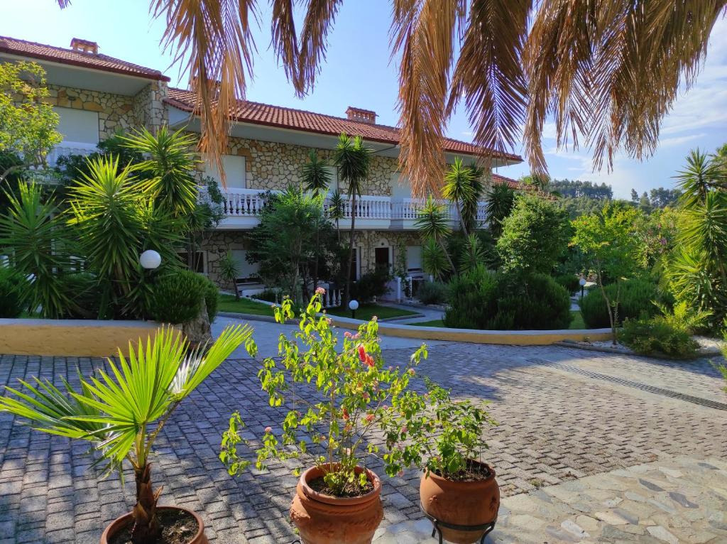  Vila Chrouso Apartments