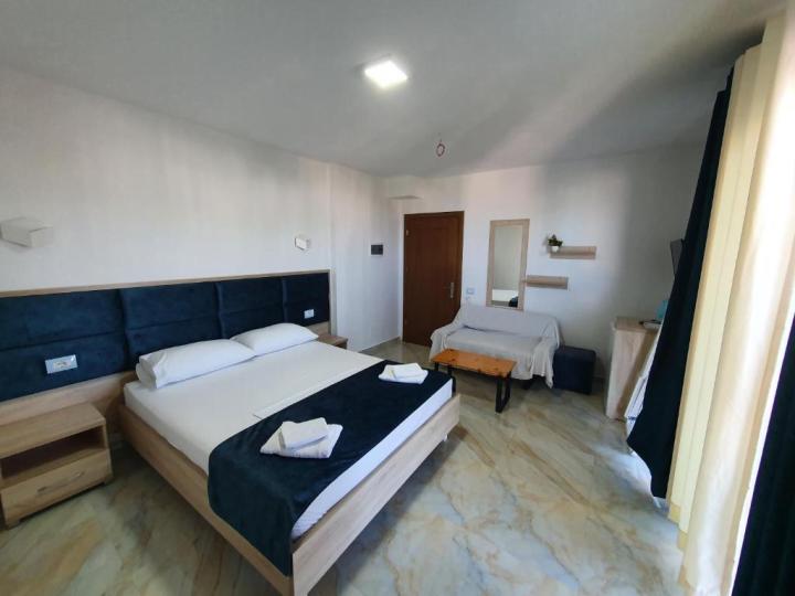 Hotel Solis ex Eksamilia
