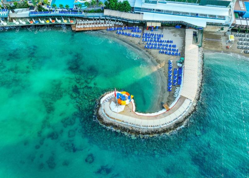 Orange County Resort Alanja Hotel