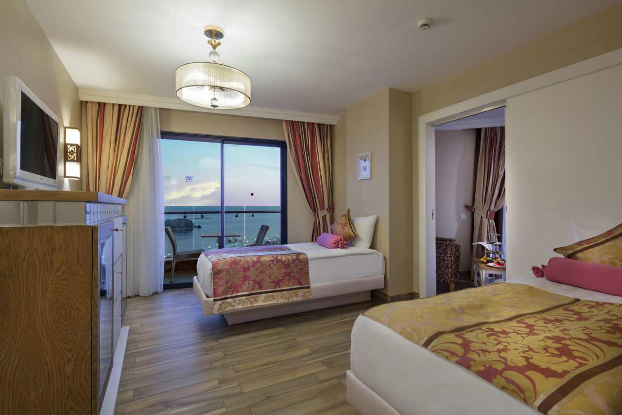 Granada Luxury Okurcalar