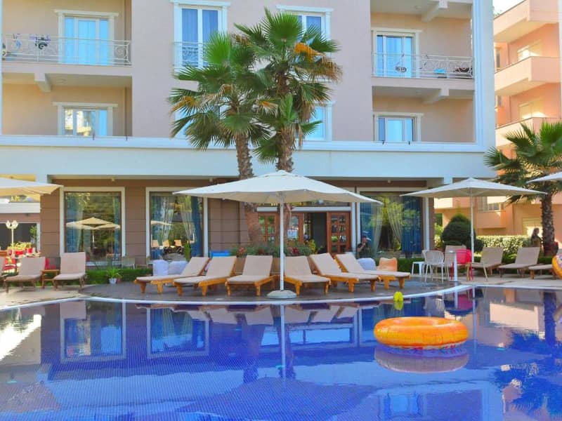 Hotel Sandy Beach Resort