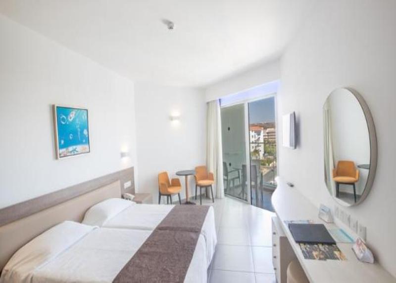 Vassos Nissi Plage Hotel