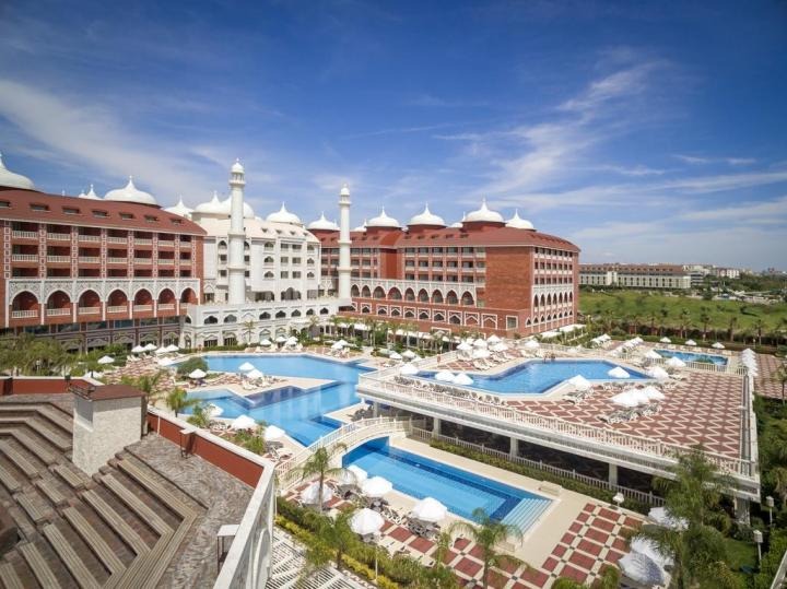 Royal Taj Mahal Hotel