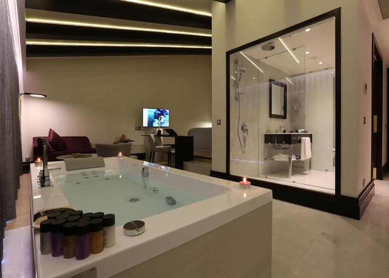Charisma De Luxe Hotel