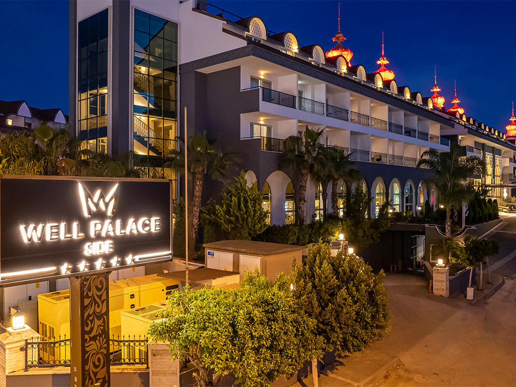 Well Palace Side Hotel