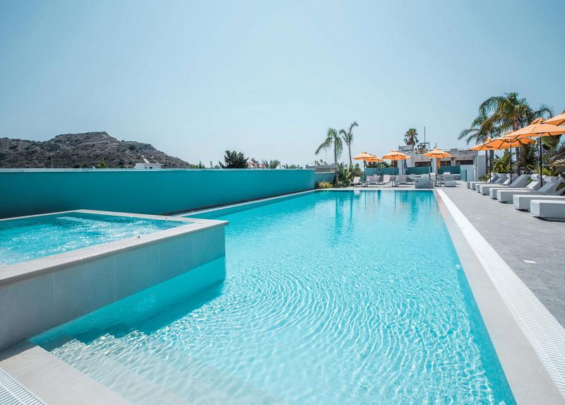 Mazoren Art Hotel