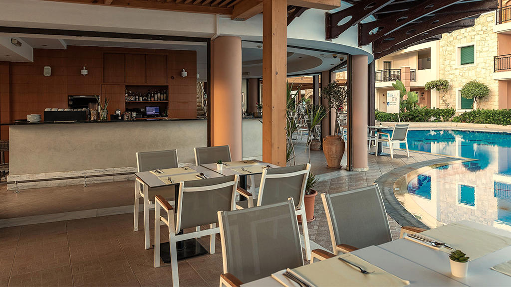 Caldera Bay Hotel