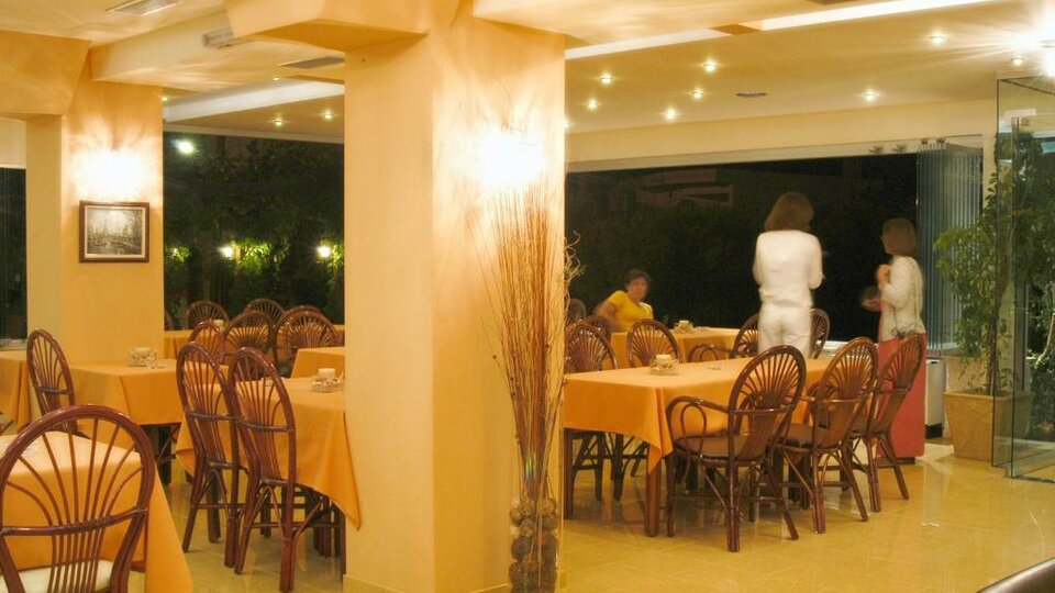 Xenios Loutra Beach