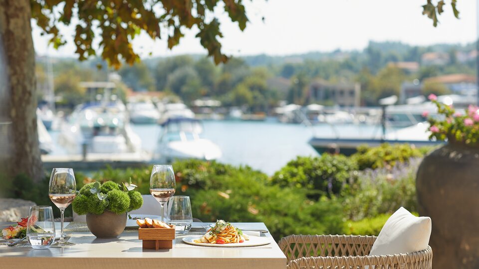 Hotel Sani Asterias