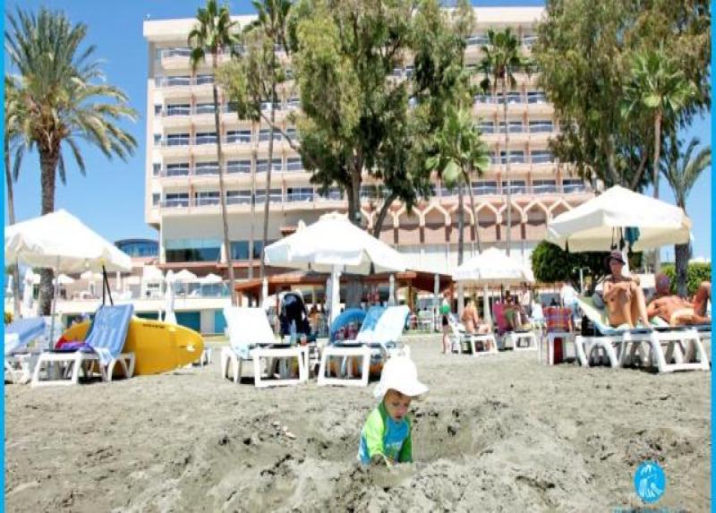 Poseidonia Beach Hotel