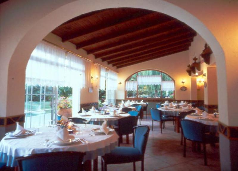 Porfi Beach Hotel