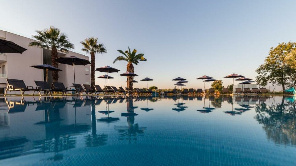 Hotel Mythic Summer
