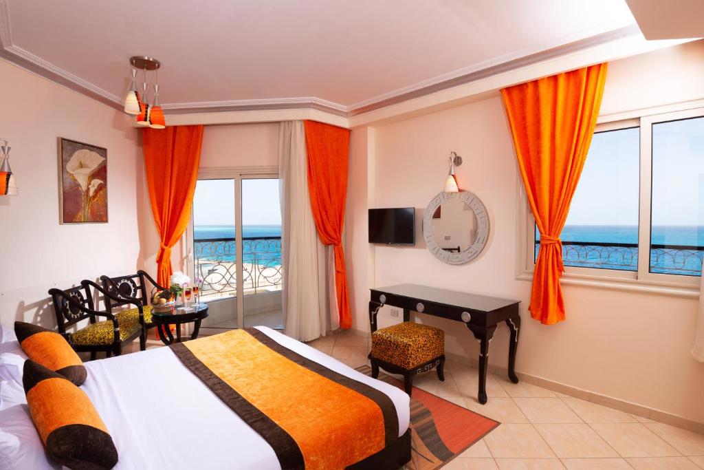  Sphinx Aqua Park Beach Resort