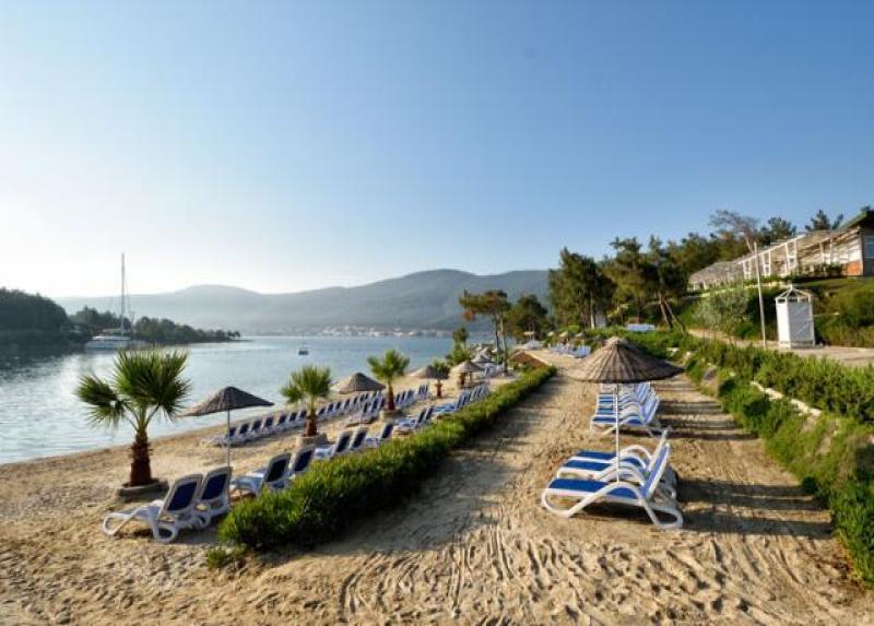 La Blanche Island Hotel