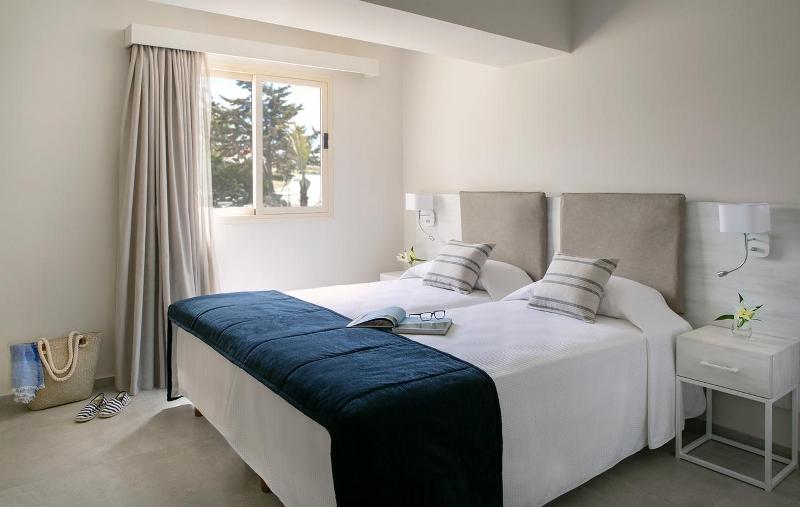 Hotel Louis Paphos Breeze