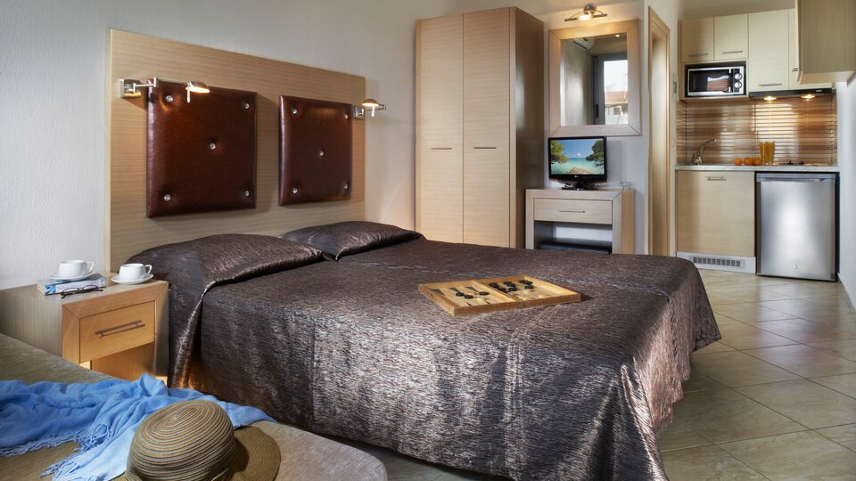 Hotel 4 You Hotel and Apartments