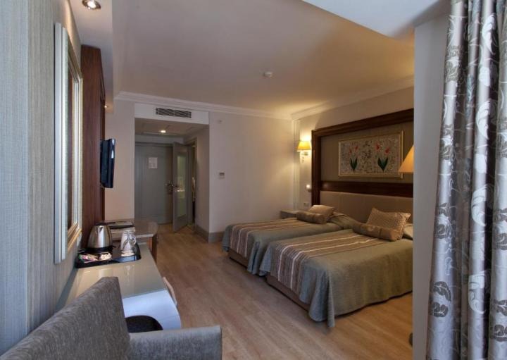 Side Star Resort Hotel