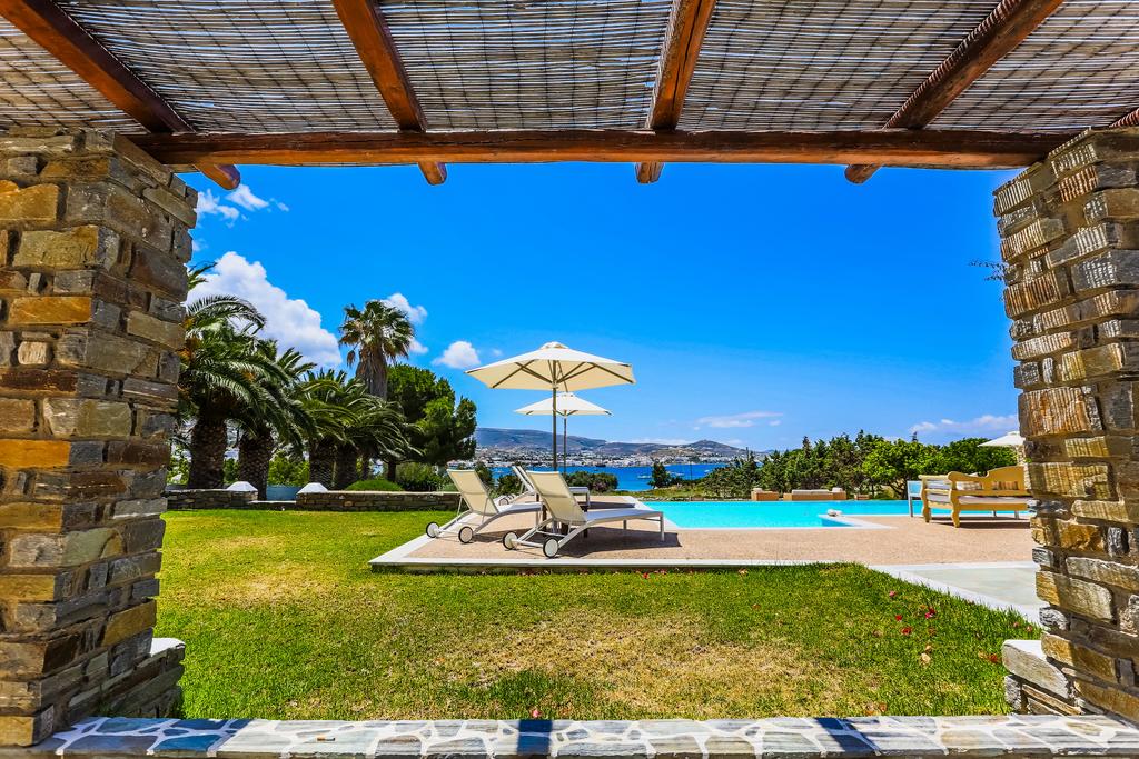 Roses Beach Hotel