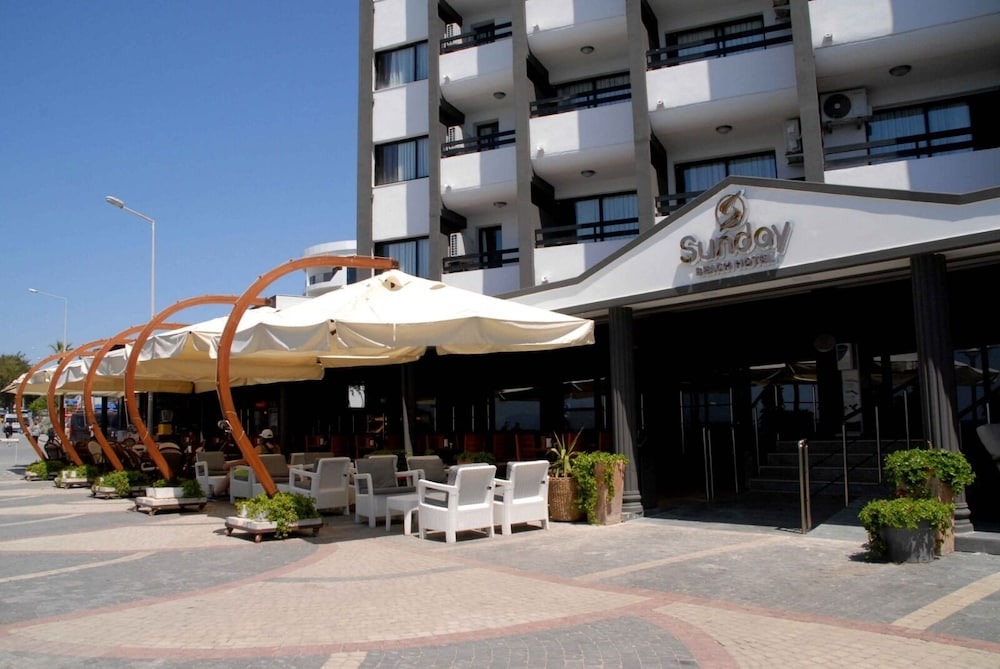 Sunday Beach Hotel